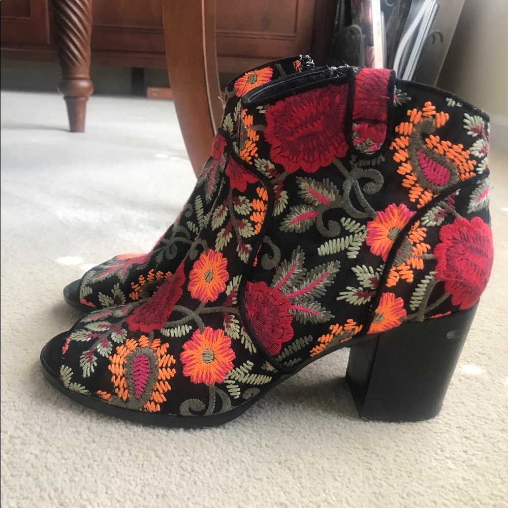 Crown Vintage Embroidered Heeled Booties!